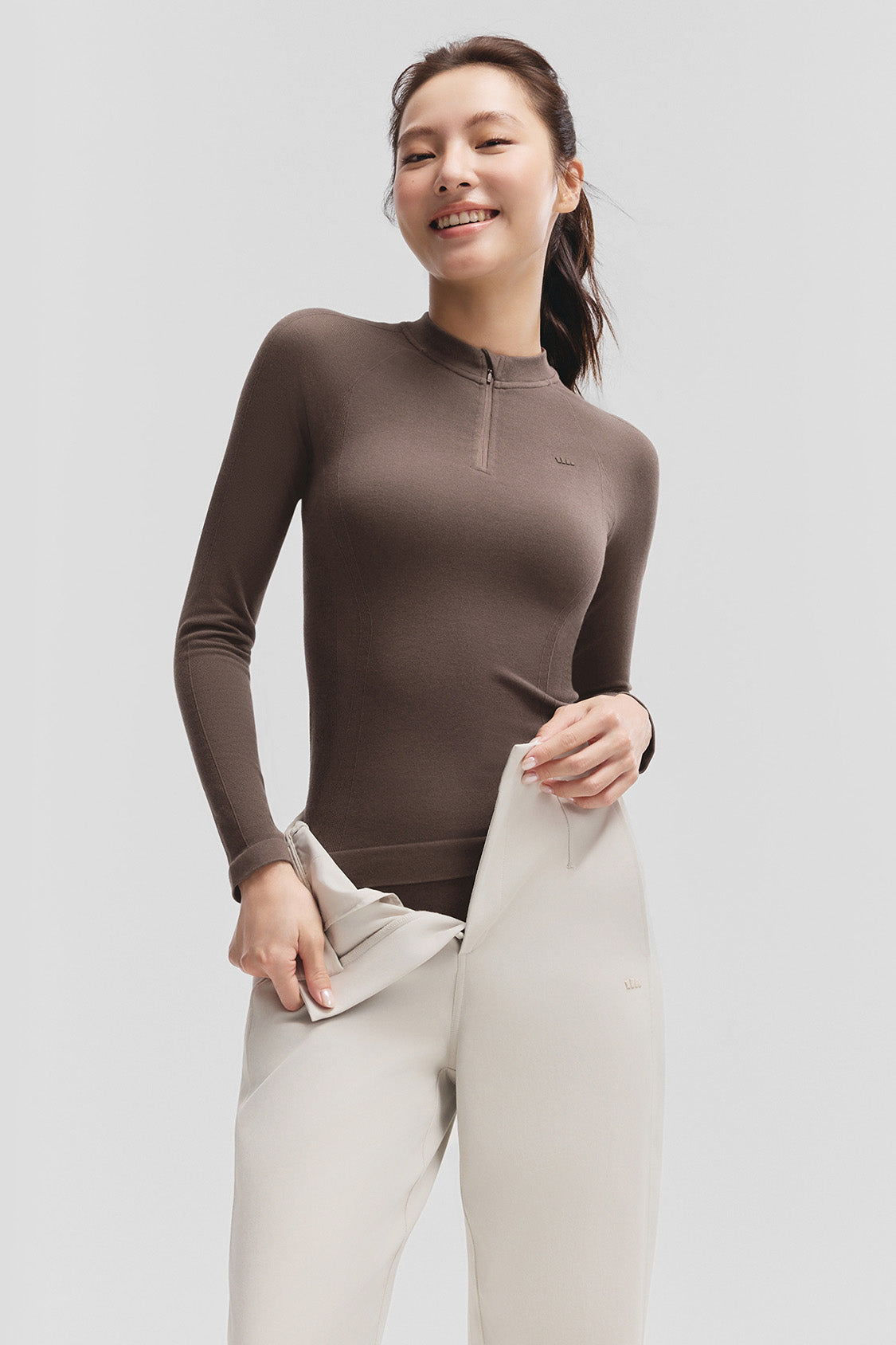 beneunder motionset womens light warmth sport performance base layer set #color_brown