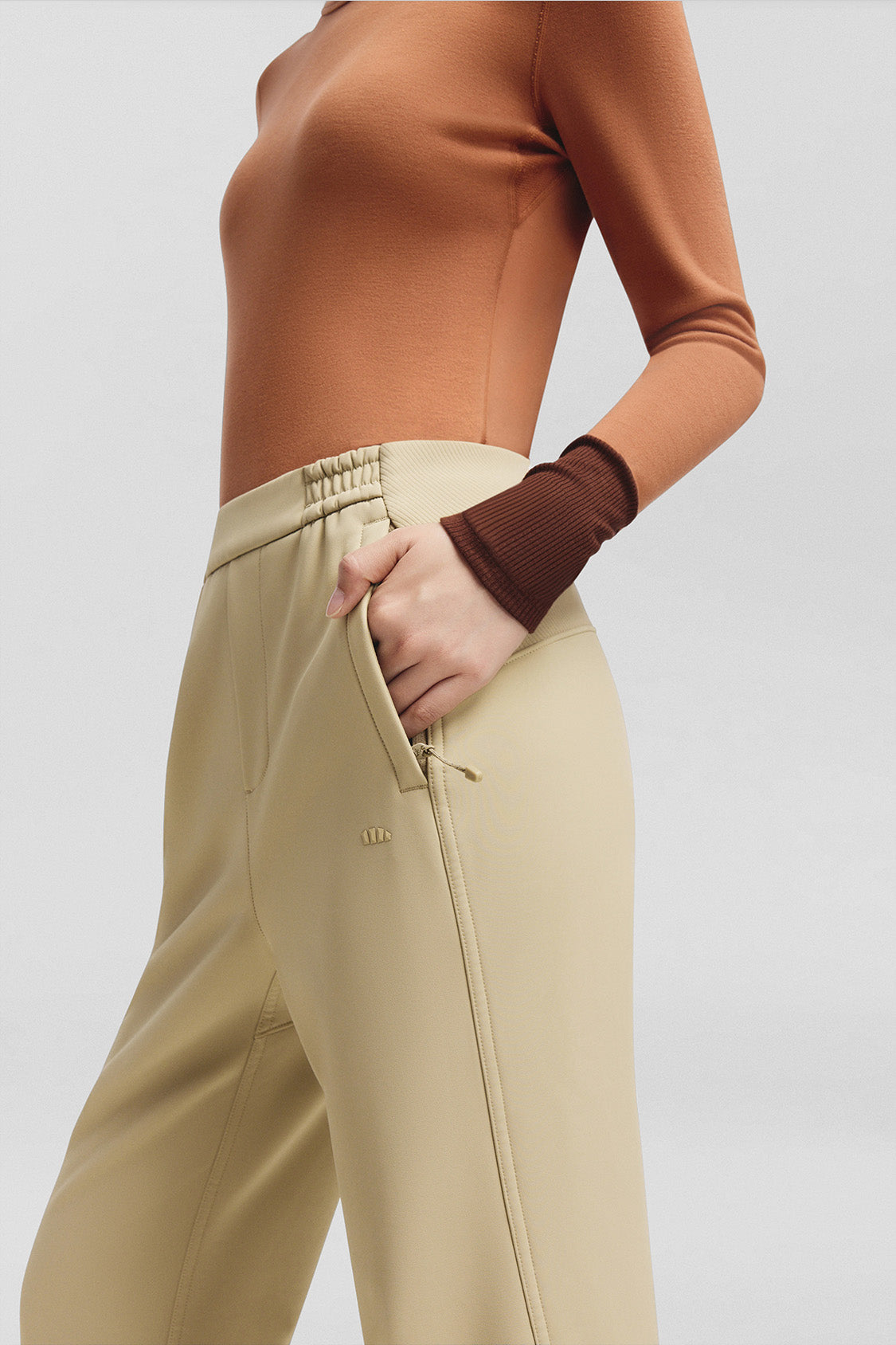 beneunder softshield – women’s thermal flare softshell pants #color_brown