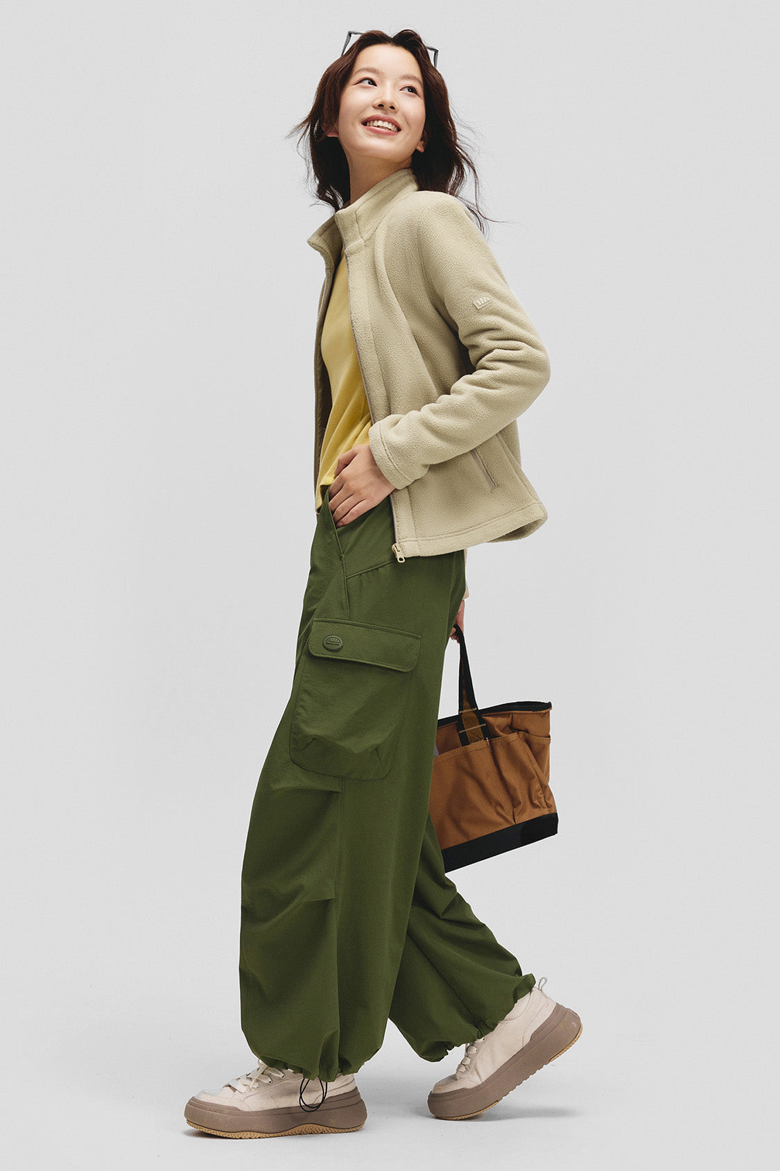 beneunder slimtherm womens light warmth slim fit fleece jacket#color_coffee