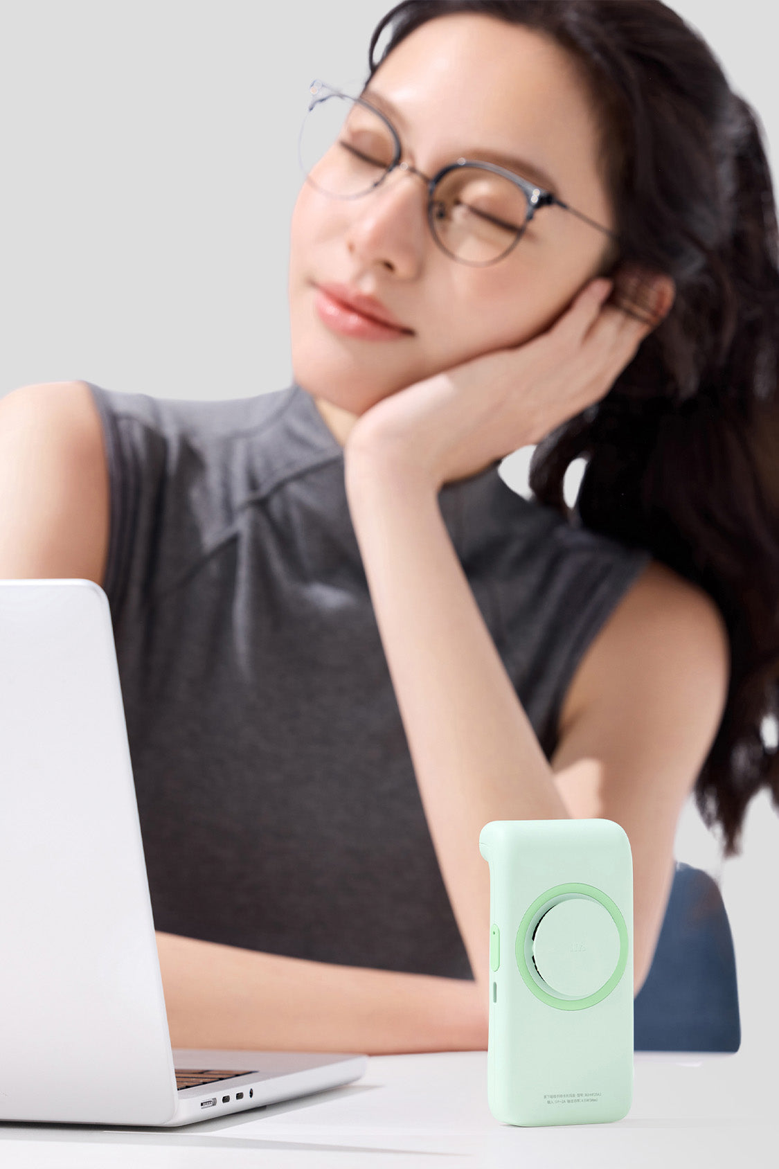 BreezeCard - 磁吸手持卡片風扇