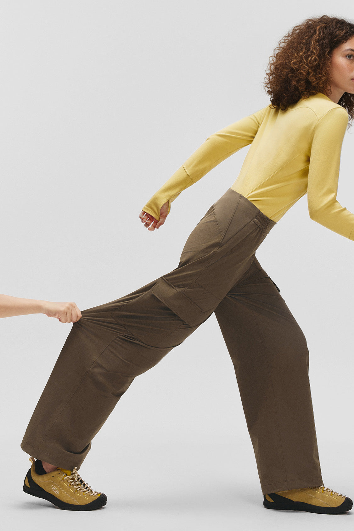 beneunder parashell womens paratrooper style softshell pants #color_truffle brown