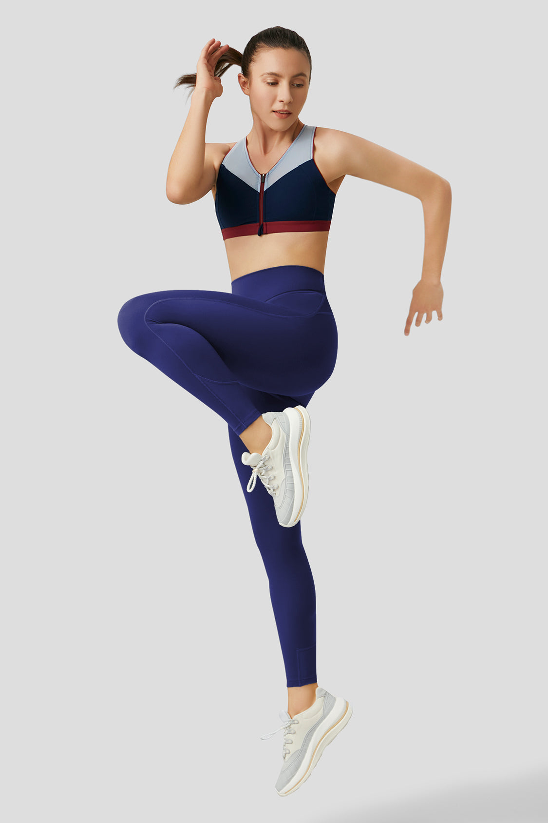 Black sports leggings AURA with a wasp waist and a structure that