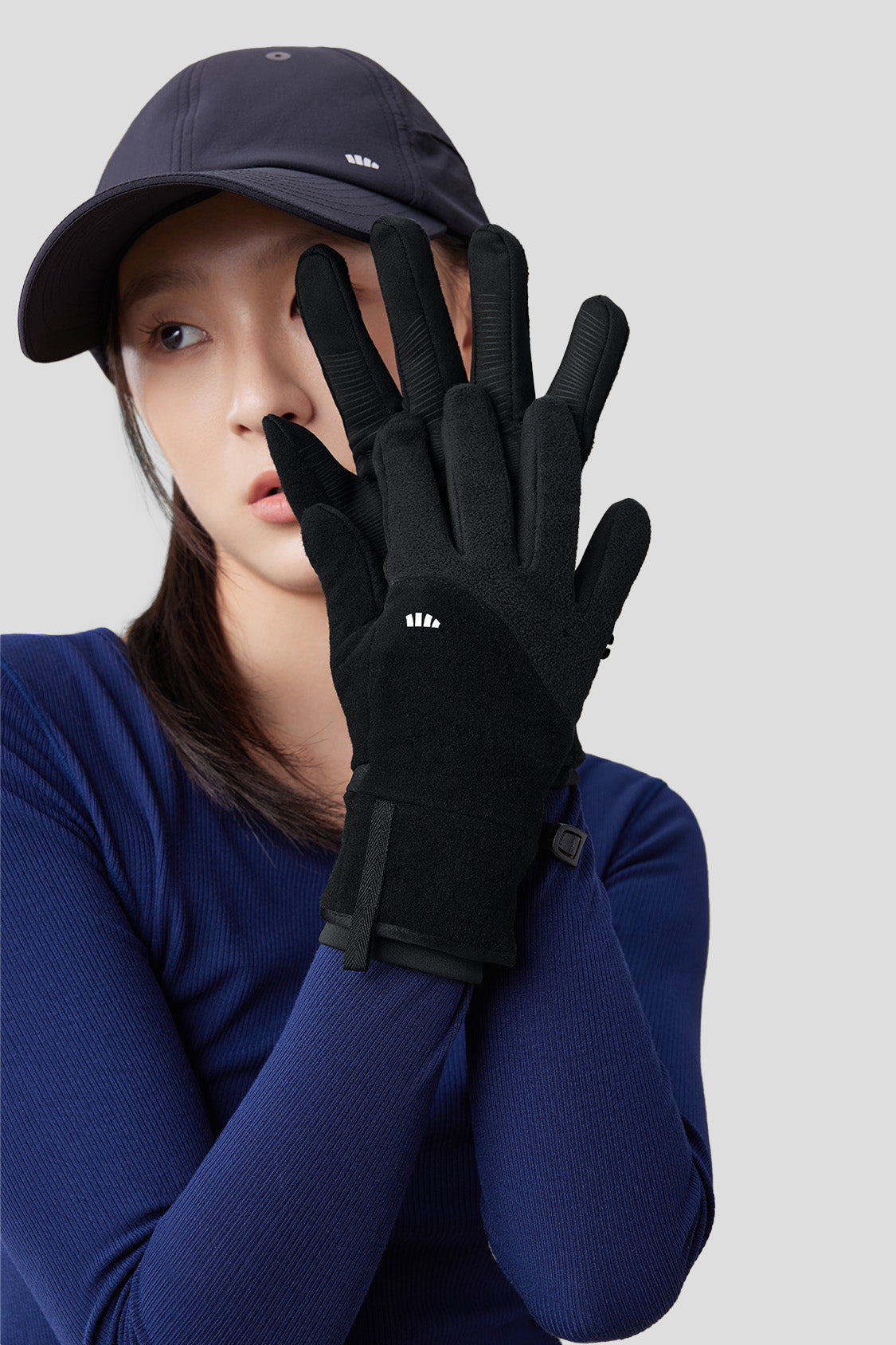 fleece-lined touchscreen thermal gloves #color_black